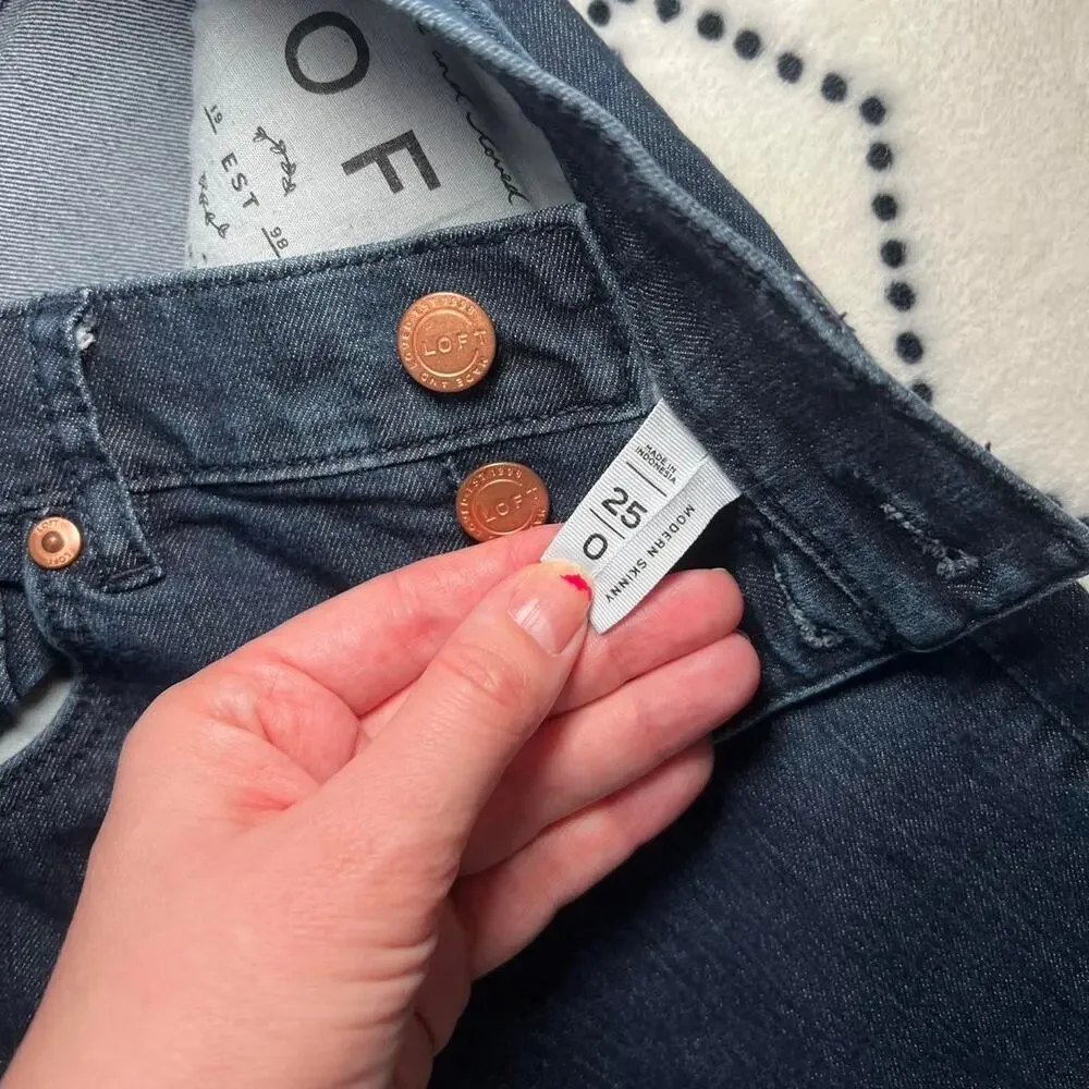 Loft dark wash modern skinny jeans - Picture 3 of 5